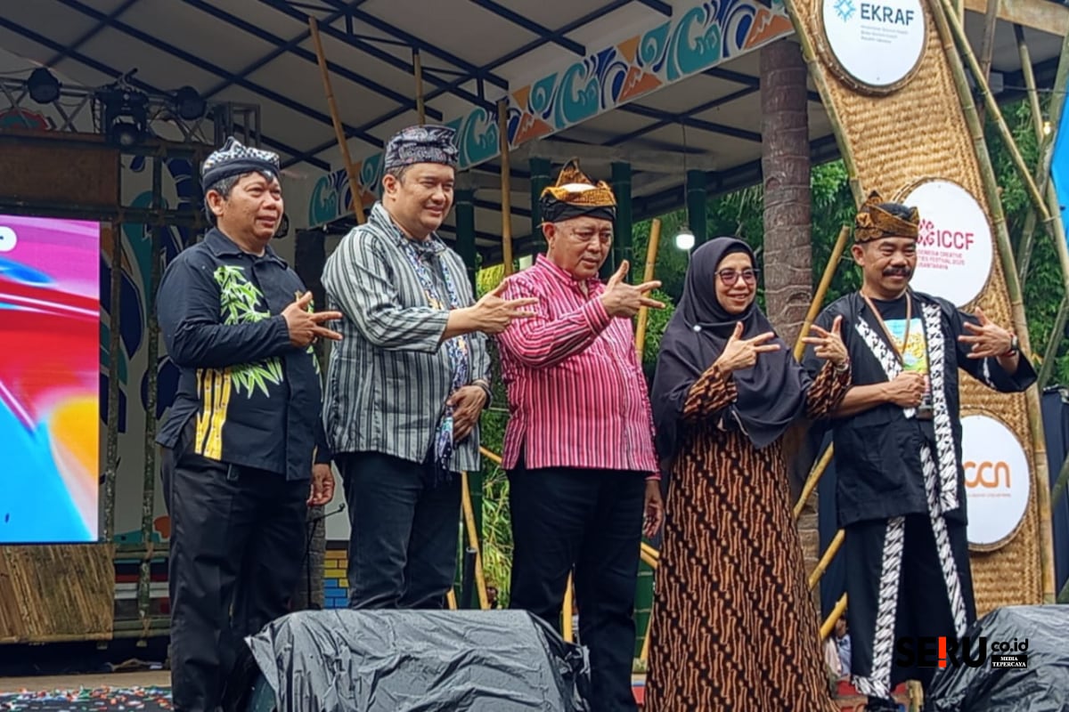 Bupati Malang Buka Kegiatan ICCF dan Launching Logo Branding Wisata untuk Dongkrak Perekonomian 1 Foto bersama setelah launching logo branding pariwisata Kabupaten Malang.(Seru.co.id/wul)