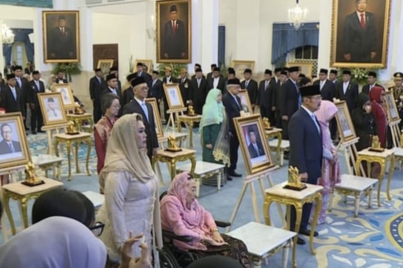 Presiden Prabowo memberikan gelar pahlawan nasional kepada 10 tokoh nasional pada peringatan Hari Pahlawan. (ist) Pro-Kontra Soeharto Dianugerahi Gelar Pahlawan Nasional