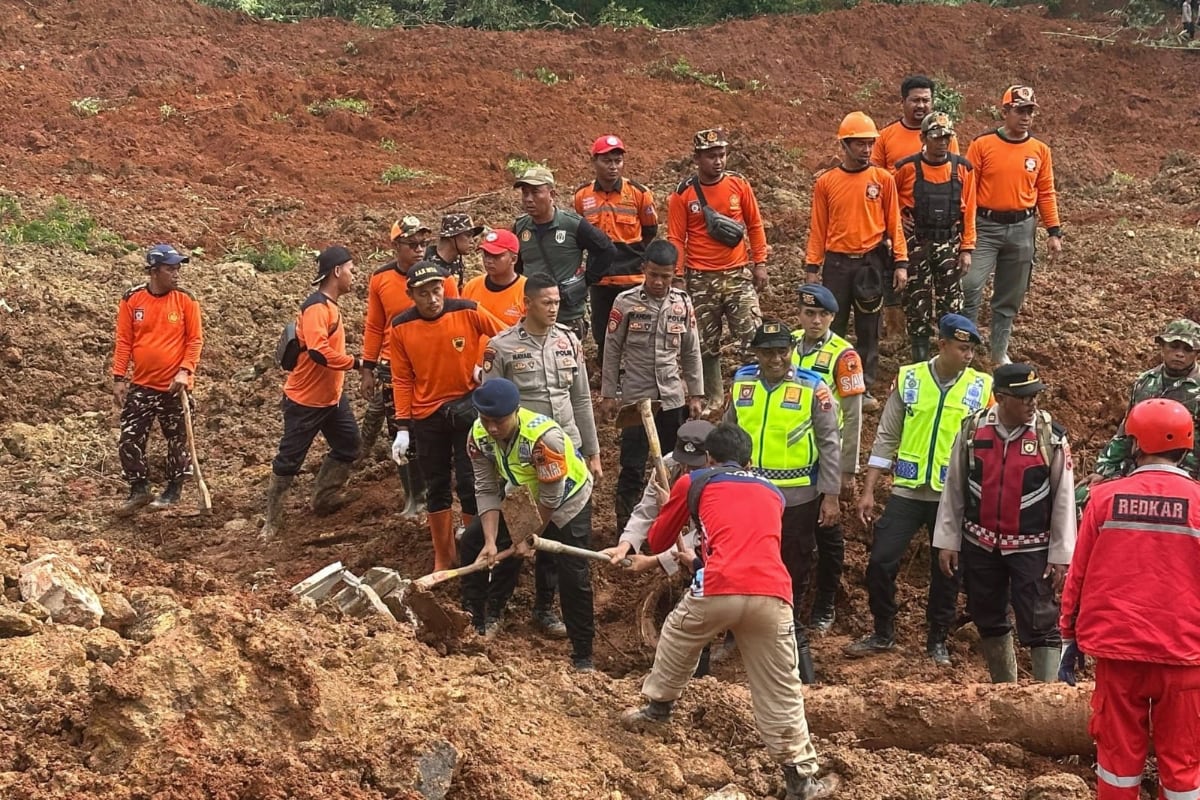 21 Warga Masih Dicari Pascabencana Longsor Majenang Cilacap