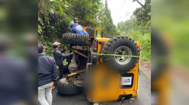 Diduga Rem Blong Jeep Rombongan Wisata Banjarmasin Terbalik di Bromo, Satu Penumpang Luka Ringan