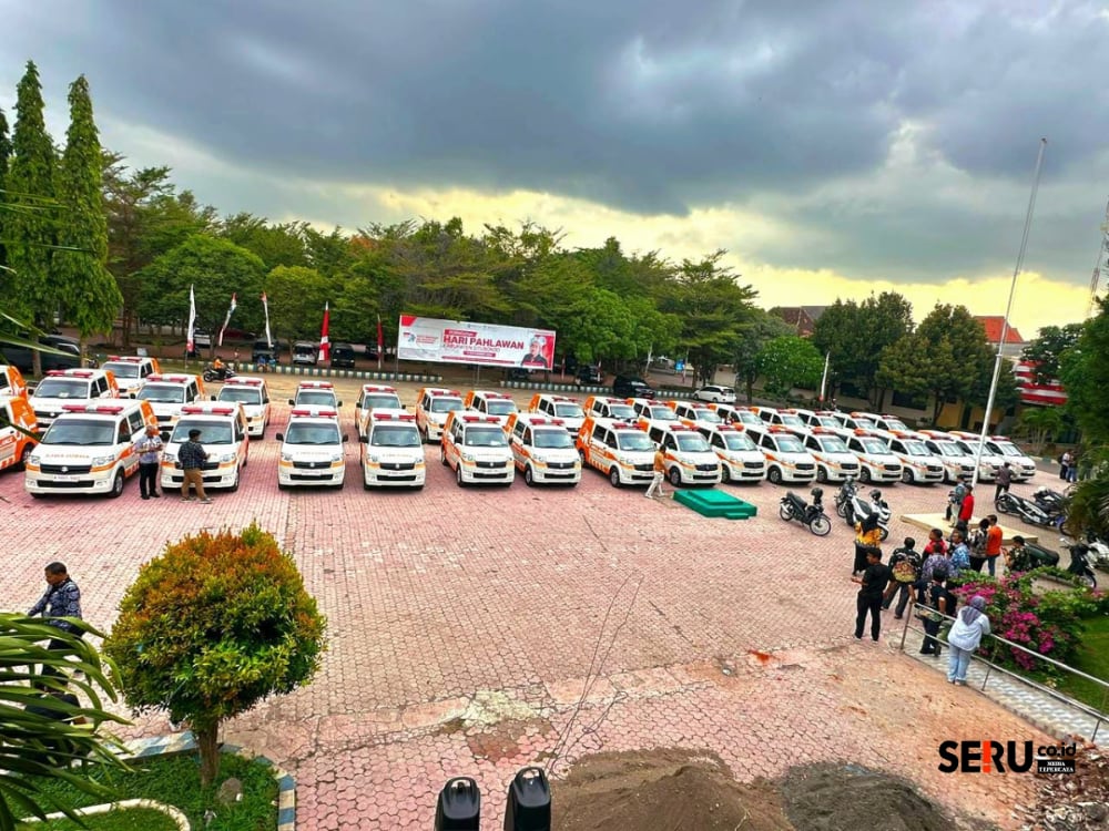 Mas Rio dan Mbak Ulfi Realisasikan Janji Politik Satu Desa Satu Ambulans, 38 Unit Mobil Ambulans Siap Disebar