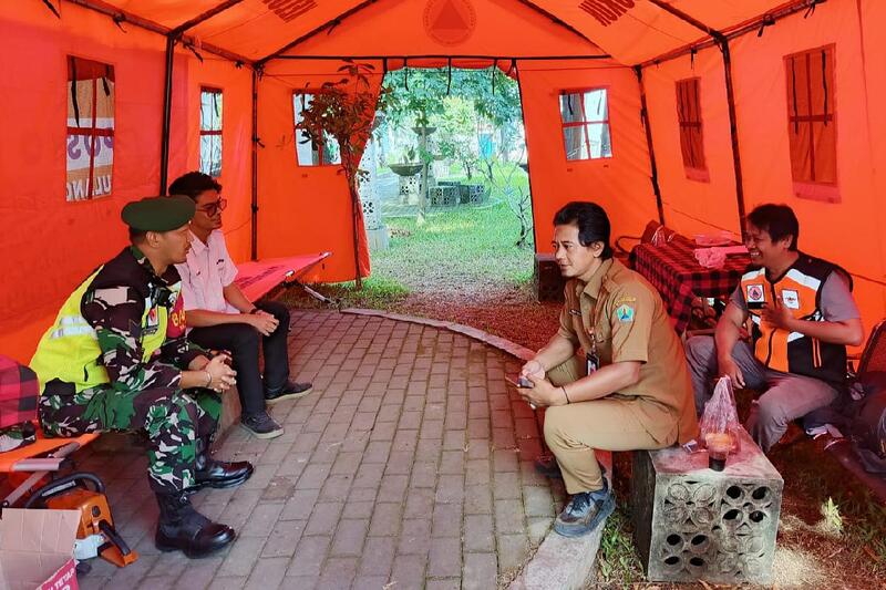 Babinsa Koramil Sukun Monitoring Posko Bencana Bersama Perangkat Kelurahan dan Kecamatan