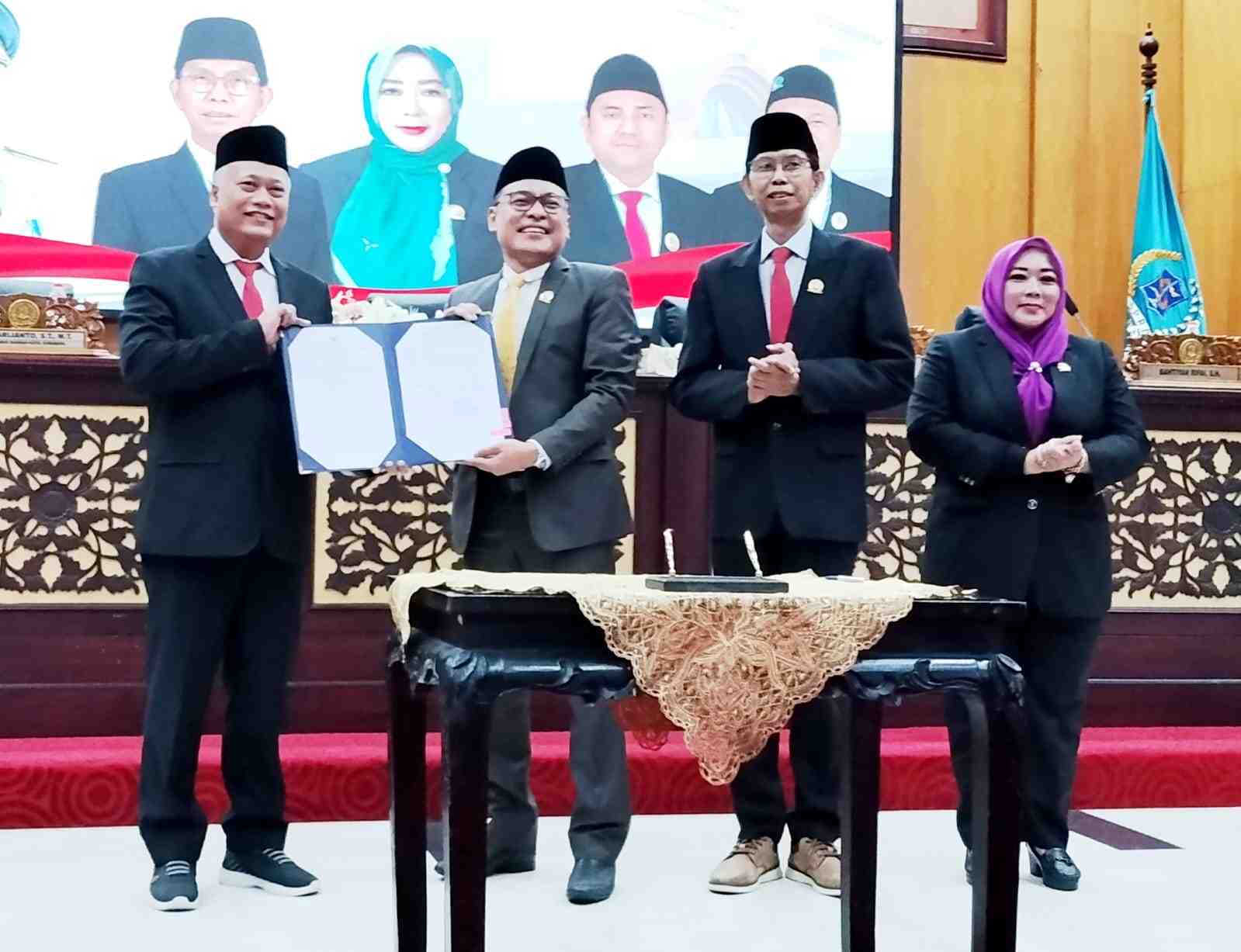 DPRD Surabaya Sinkronkan Perda Kawasan Tanpa Rokok dengan UU Kesehatan yang Lebih Tegas_11zon DPRD Surabaya Sinkronkan Perda Kawasan Tanpa Rokok dengan UU Kesehatan yang Lebih Tegas