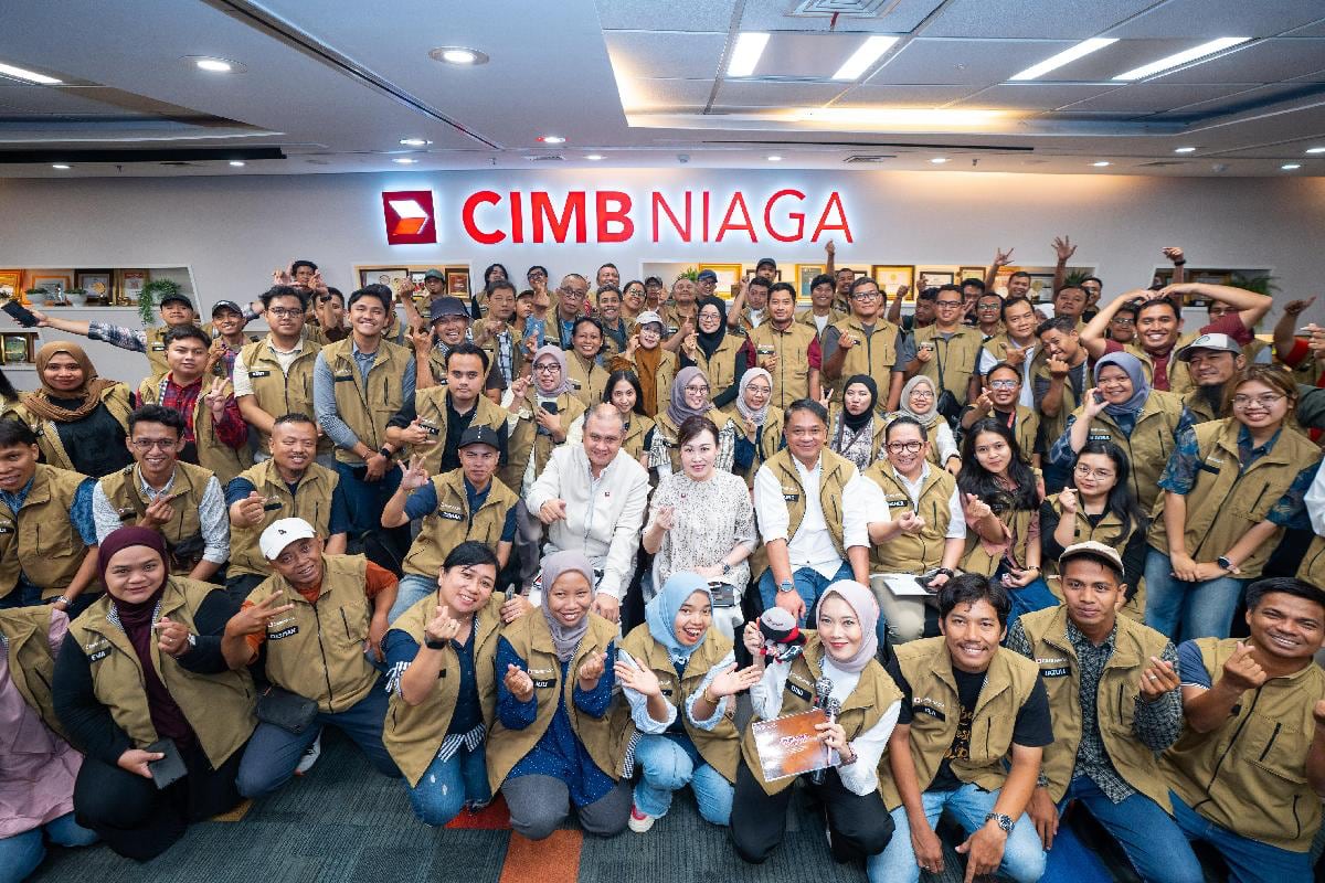 CIMB Niaga Optimis Target F30 Tercapai Tahun 2030 1 Jajaran petinggi CIMB Niaga bersama 100 jurnalis dari berbagai daerah di Indonesia. (ist)