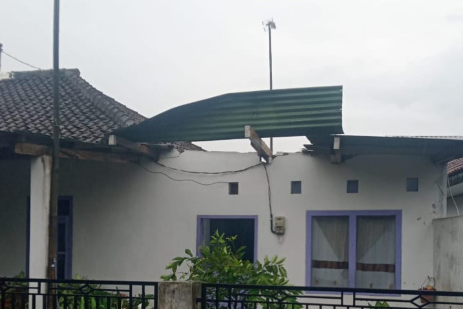 16 Rumah di Singosari Alami Kerusakan Setelah Diterjang Angin Kencang