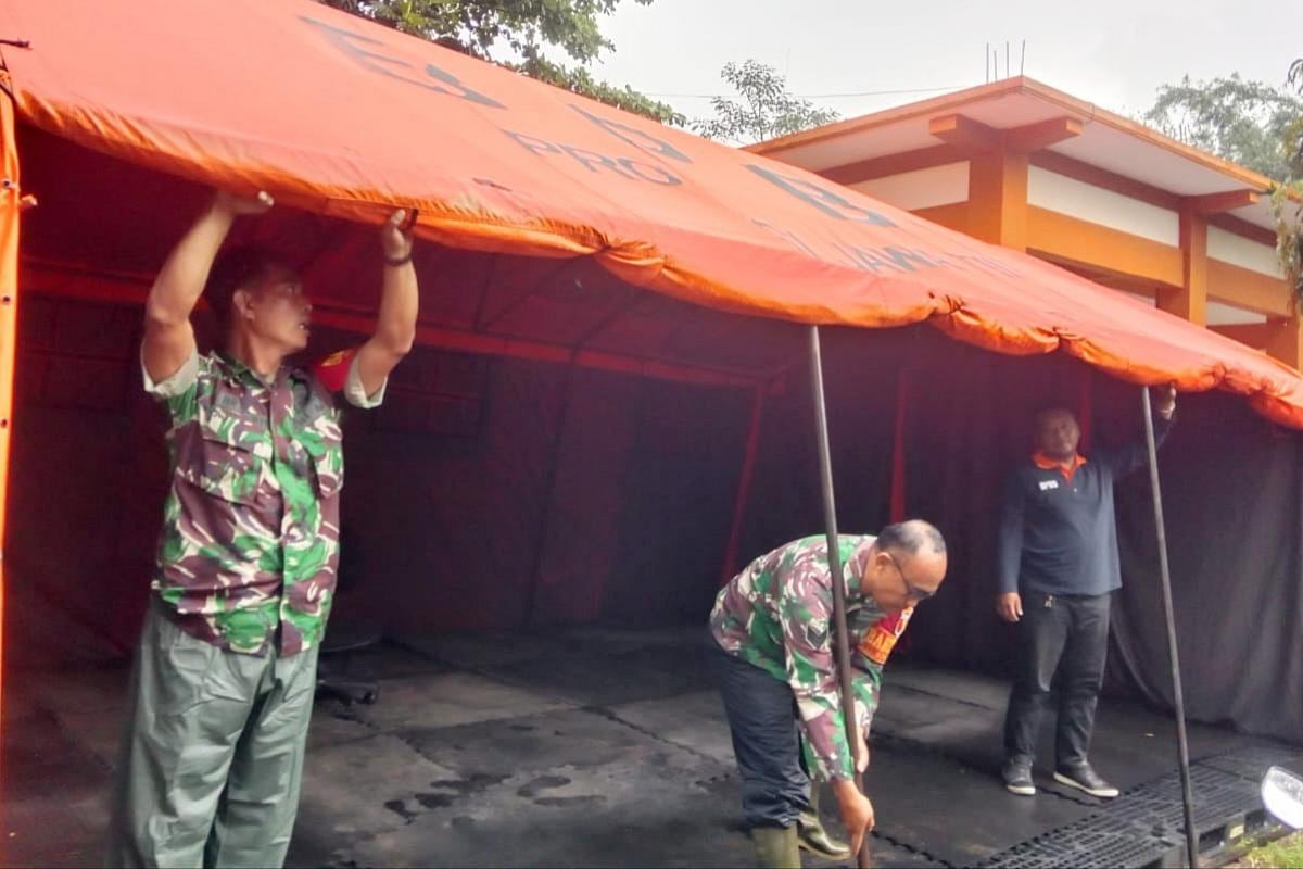 Koramil Kedungkandang kerahkan personel siaga pantau potensi bencana cuaca ekstrem. (ist) Koramil Kedungkandang Kerahkan Personel Siaga Pantau Potensi Bencana Cuaca Ekstrem