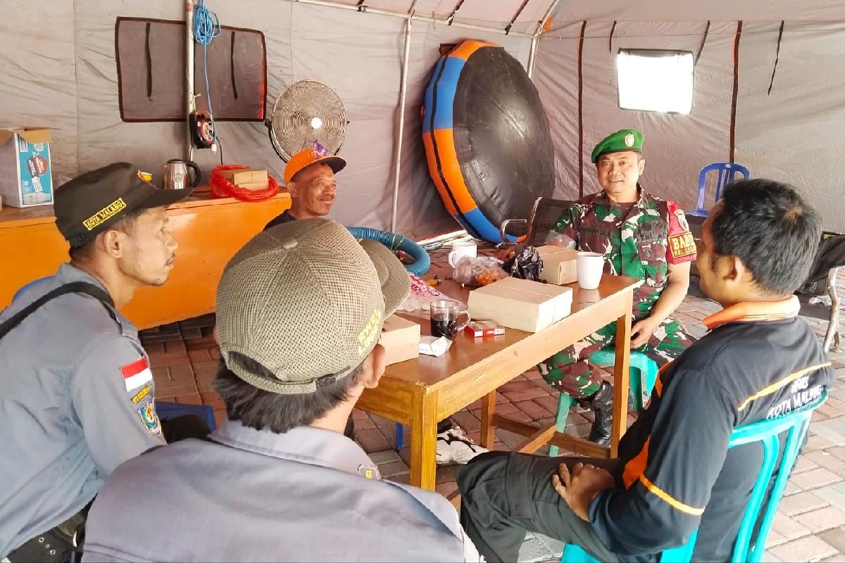 Koramil Kedungkandang Terjunkan Personel Siaga di Posko BPBD Kota Malang