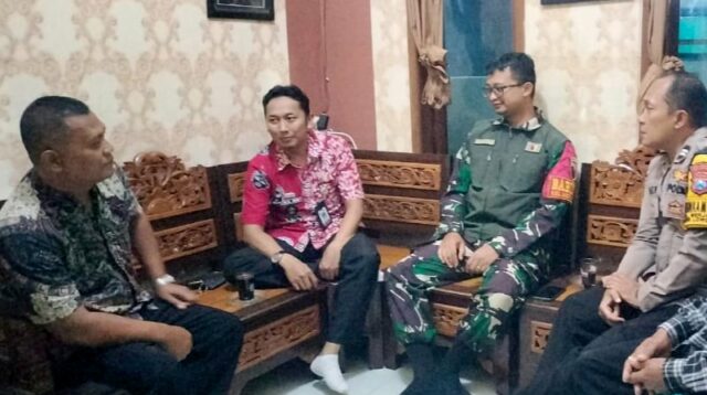 Babinsa Lowokwaru Intensifkan Komsos Bersama Masyarakat Jelang Nataru