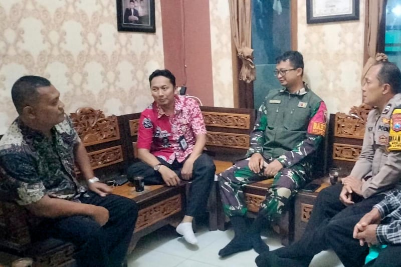 Babinsa Lowokwaru Intensifkan Komsos Bersama Masyarakat Jelang Nataru