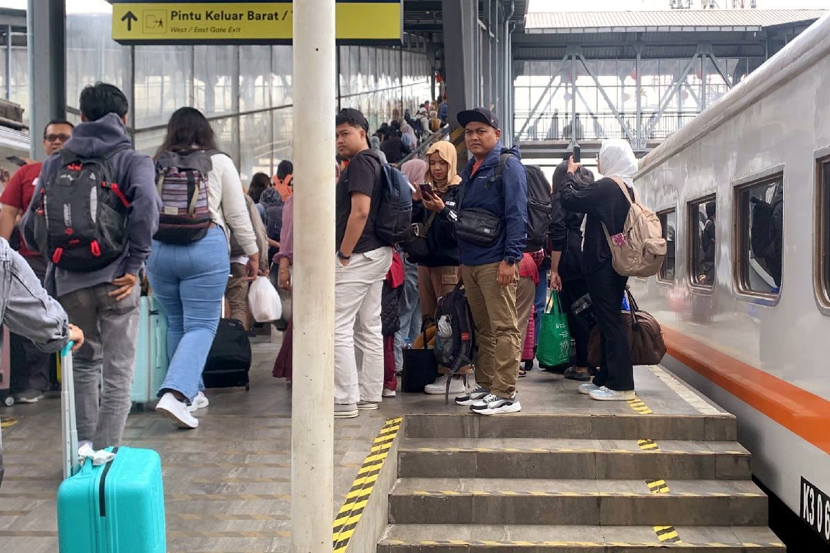 Lebih 6.600 Penumpang Padati Stasiun Malang Jelang Pergantian Tahun
