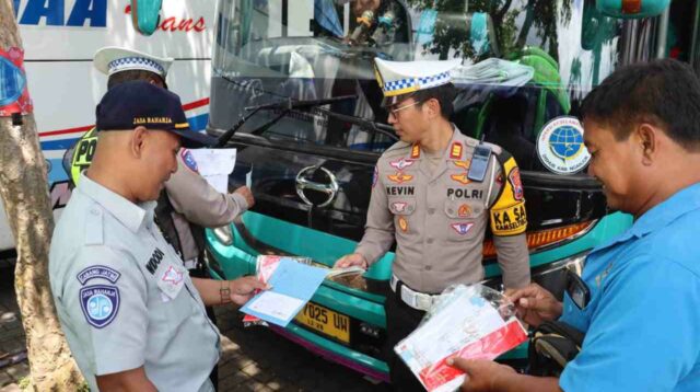Satlantas Polres Batu Temukan 9 Bus Pariwisata Laik Jalan dengan Catatan