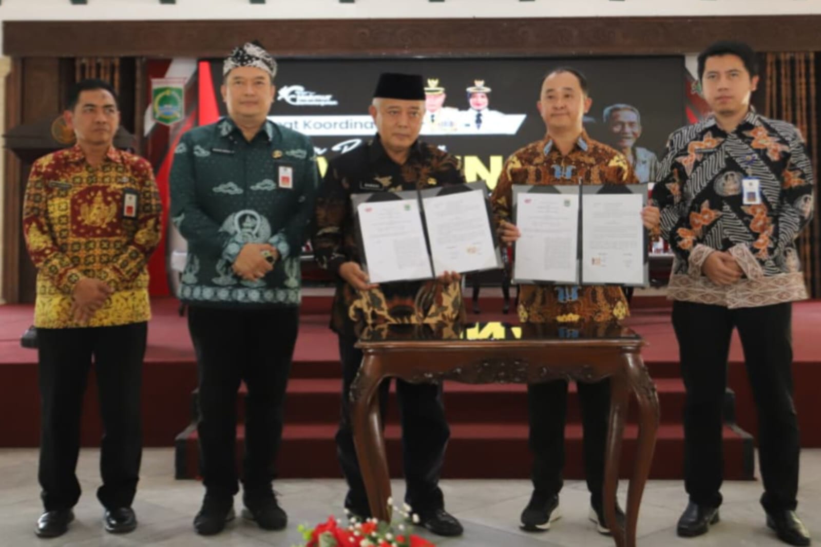 Kegiatan Rakor terkait pengentasan kemiskinan di Pendopo Agung. (Ist Tekan Kemiskinan, Sanusi Minta Kepala OPD dan Camat Kawal RPJMD serta Program Pemkab