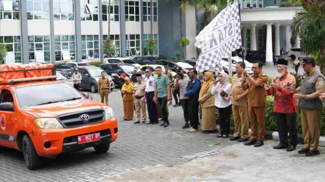 Wali Kota Nurochman Lepas Lima Armada Bantuan Rp570 Juta untuk Korban Bencana Sumatera