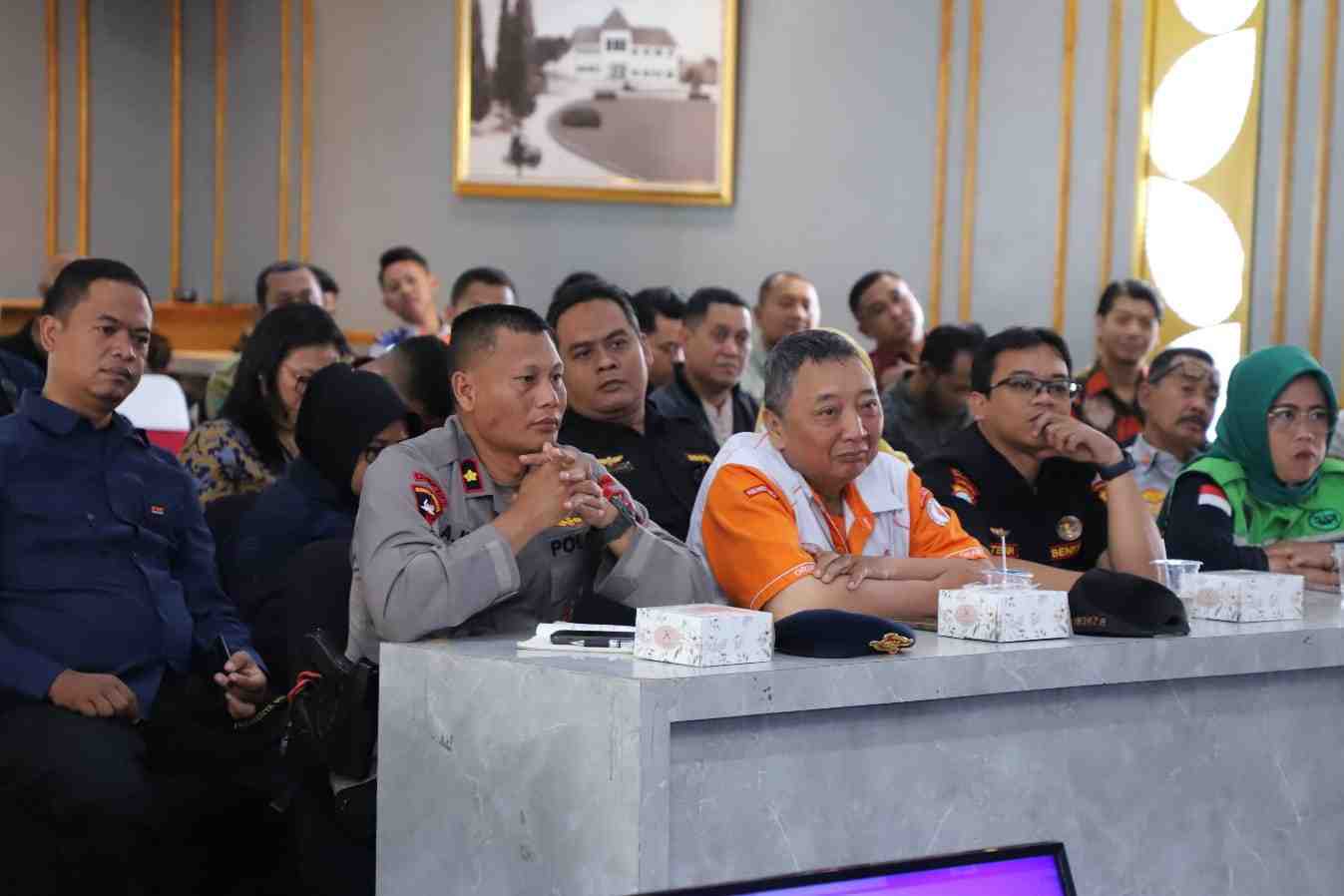 Polresta Malang Kota menggelar rapat koordinasi eksternal terkait pengamanan Nataru. (ist)_11zon Ratusan Personel Polresta Malang Kota Siaga Nataru, Ini Sasaran Pos Pengamanannya