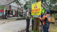 Tekan Kecelakaan, Puluhan Banner Himbauan Keselamatan Dipasang di Jalan Wisata TNBTS