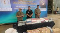 Rilis hasil operasi bersama pemberantasan barang kena cukai ilegal. (ist_11zon Bea Cukai dan Satpol PP Kota Batu Sita 94 Ribu Batang Rokok Ilegal, Rugikan Negara Puluhan Juta