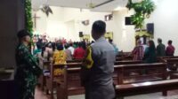 Sinergi Babinsa-Bhabinkamtibmas Gadang Amankan Ibadah Gereja Jawi Wetan