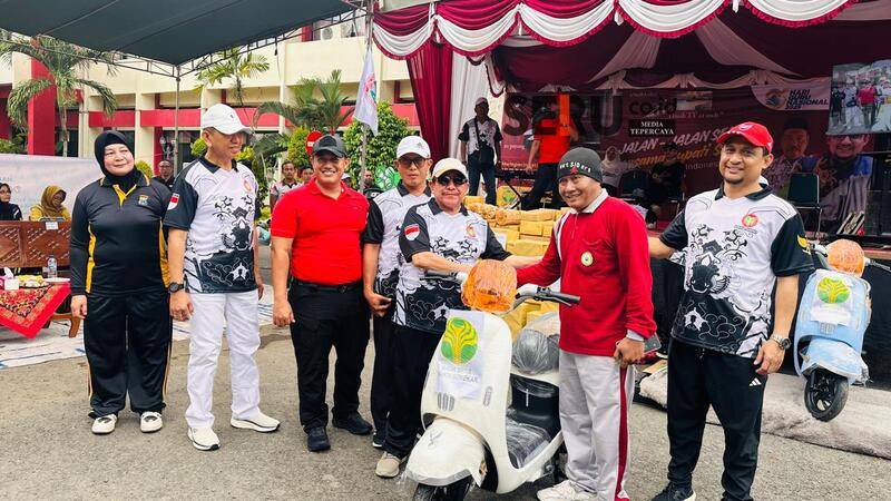 Tujuh Ribuan Guru di Sumenep Ikut JJS Semarakkan Hari Guru Nasional dan HUT PGRI