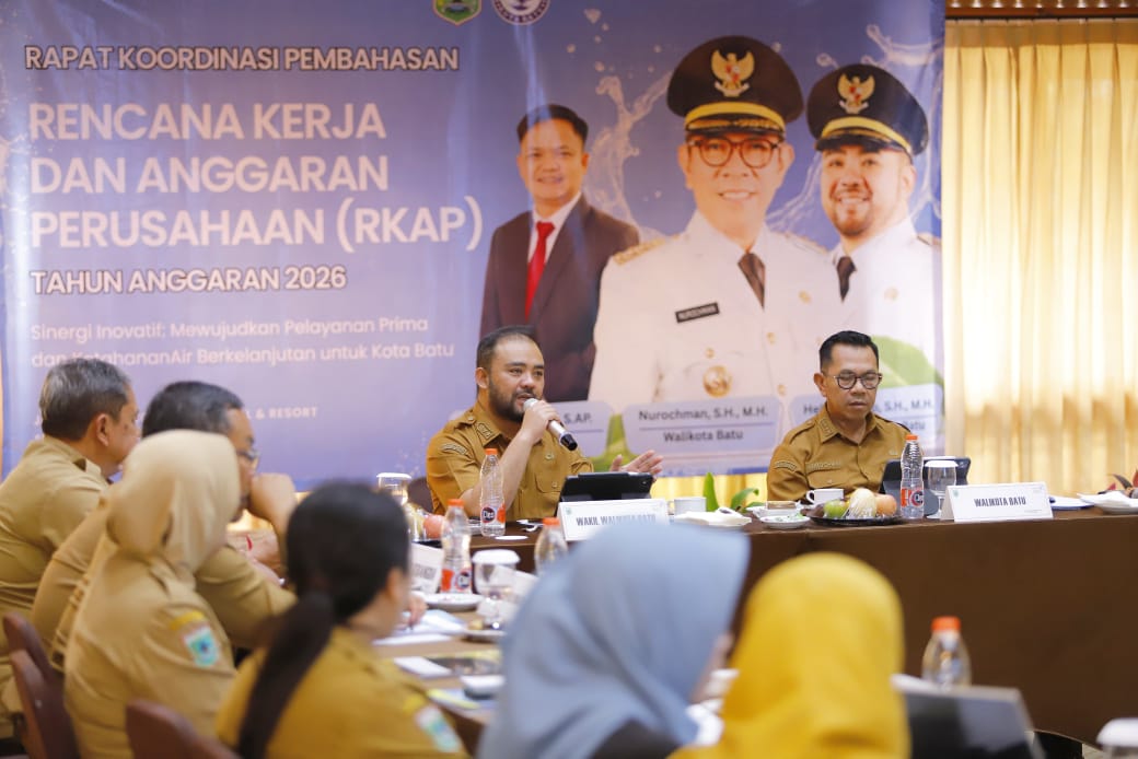 Wali Kota dan Wawali Batu menghadiri Rakor RKAP Perumdam Among Tirto. (ist Wali Kota Nurochman Instruksikan Perumdam Among Tirto Perkuat Konservasi Sumber Air dan Layanan Publik