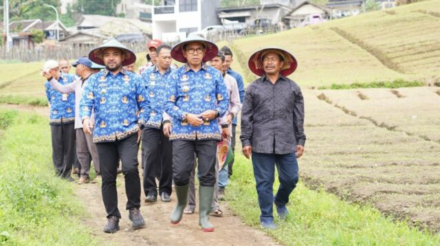 Wali Kota dan Wawali Batu Turun Lapangan, Siapkan Strategi Atasi Penurunan Produksi Apel