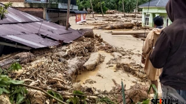 Ratusan Korban Jiwa dan Daerah Kewalahan, Pemerintah Didesak Tetapkan Bencana Nasional
