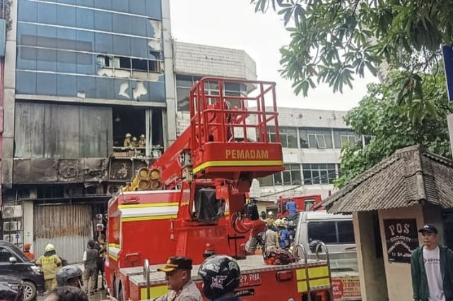 Kebakaran Gedung di Cempaka Putih Diduga Dipicu Ledakan Baterai Drone