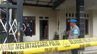Proses olah TKP yang dilakukan tim INAFIS Polres Malang pada kasus dugaan pembunuhan di Kecamatan Gondanglegi. (Seru.co.id/wul) Terlibat Percekcokan dengan Temannya, Pemuda di Gondanglegi Tewas Tertusuk Sajam