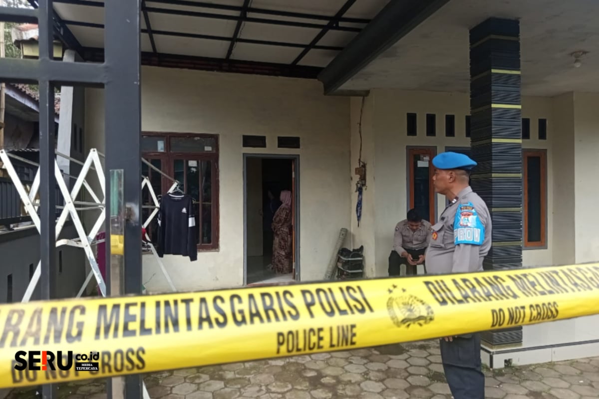 Proses olah TKP yang dilakukan tim INAFIS Polres Malang pada kasus dugaan pembunuhan di Kecamatan Gondanglegi. (Seru.co.id/wul) Terlibat Percekcokan dengan Temannya, Pemuda di Gondanglegi Tewas Tertusuk Sajam