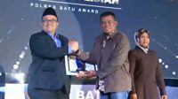 Kepala DPUPR kota Batu, Alfi Nur hidayat, salah satu penerima penghargaan Kapolres Baru Award Kategori Inovasi Layanan Publik Mitra Kepolisian. (ist) Polres Batu Sukses Gelar Award 2025, Apresiasi Figur Kunci Penguat Sinergi Keamanan Daerah