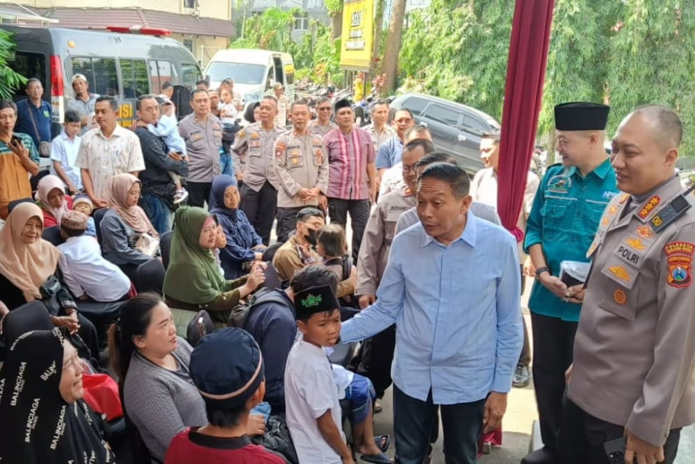 Polresta Malang Kota Gelar Khitan Bahagia Berteknologi Plasma Energi 1 Wali Kota Malang dan Kapolresta Malang Kota meninjau pelaksanaan khitan massal. (ist)