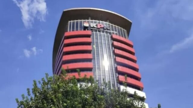 KPK Gelar OTT Beruntun, Bupati Bekasi hingga Pejabat Kejaksaan di Kalsel Diamankan