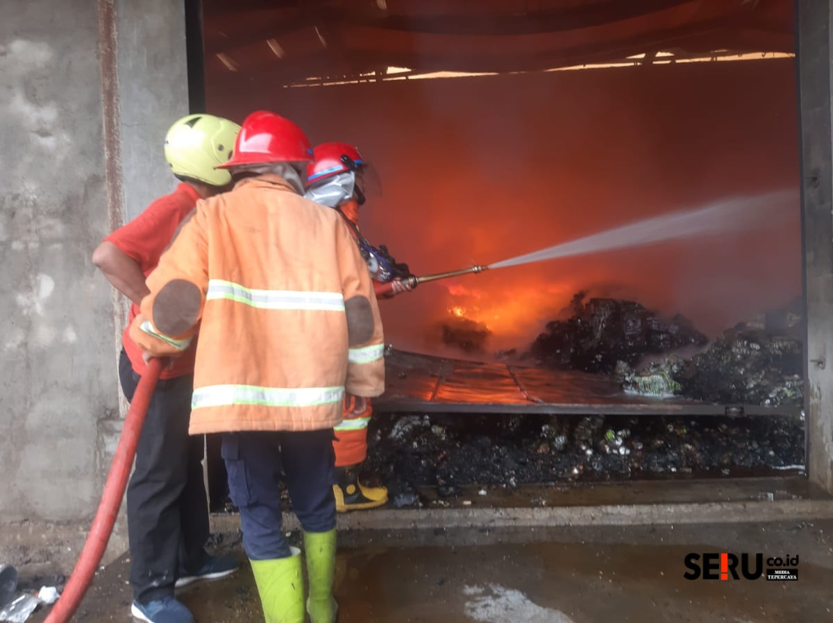 Gudang Snack Milik PT SND Hangus Terbakar, Kerugian Capai Rp 1,6 Miliar