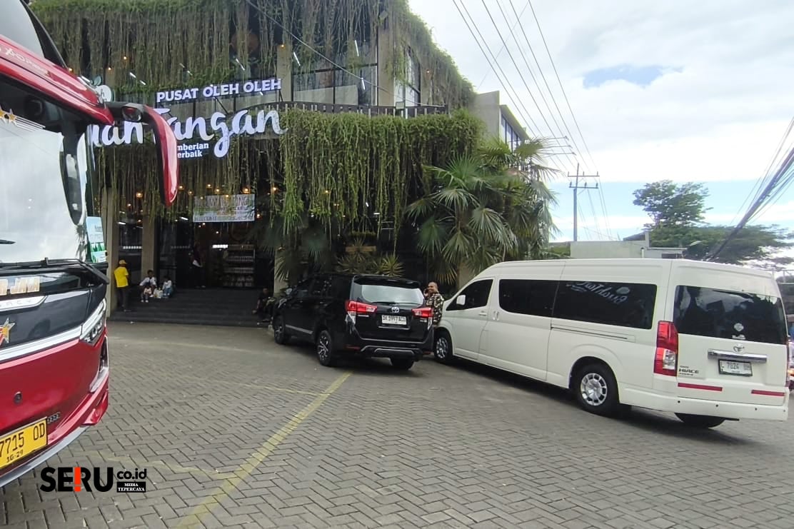 Pusat oleh-oleh Buah Tangan Kota Batu. (dik)