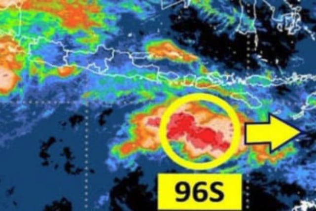 ​BMKG Deteksi Bibit Siklon 96S di Selatan NTB, Potensi Cuaca Ekstrem Mengintai Jawa