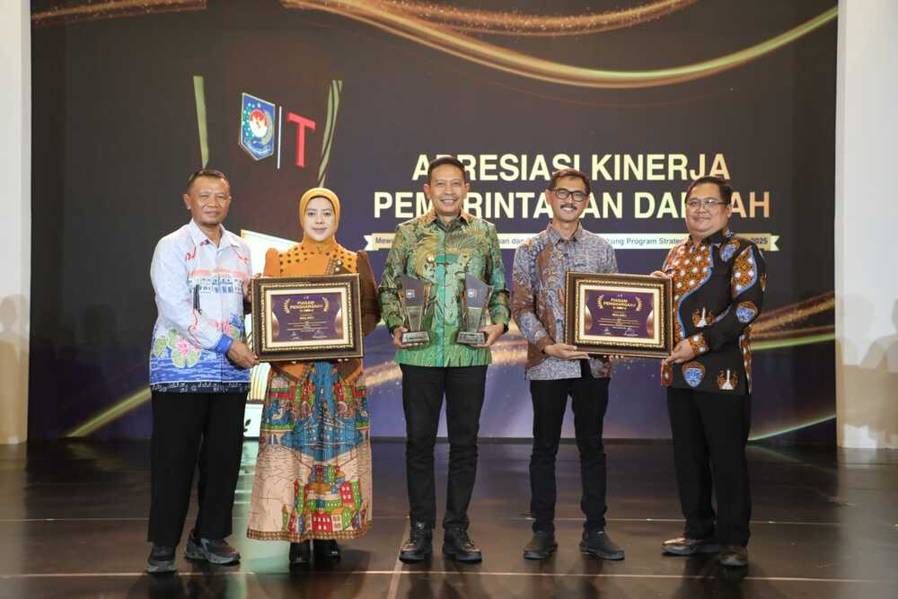 Pemkot Malang Raih Dua Penghargaan, Kemendagri Apresiasi Kinerja Sepanjang 2025 1 Pemkot Malang Raih Dua Penghargaan, Kemendagri Apresiasi Kinerja Sepanjang 2025