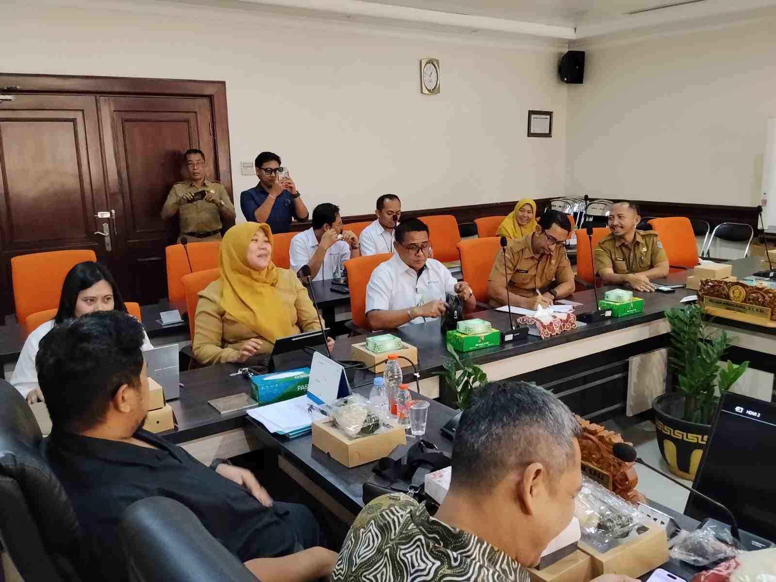 Lindungi Pekerja Rentan dan Beresiko Tinggi, DPRD Surabaya Bahas Raperda Jamsostek