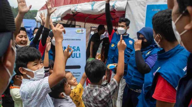 Unesa Bantu Korban Banjir Sumatera, Beri Pendampingan Psikologis hingga Beasiswa