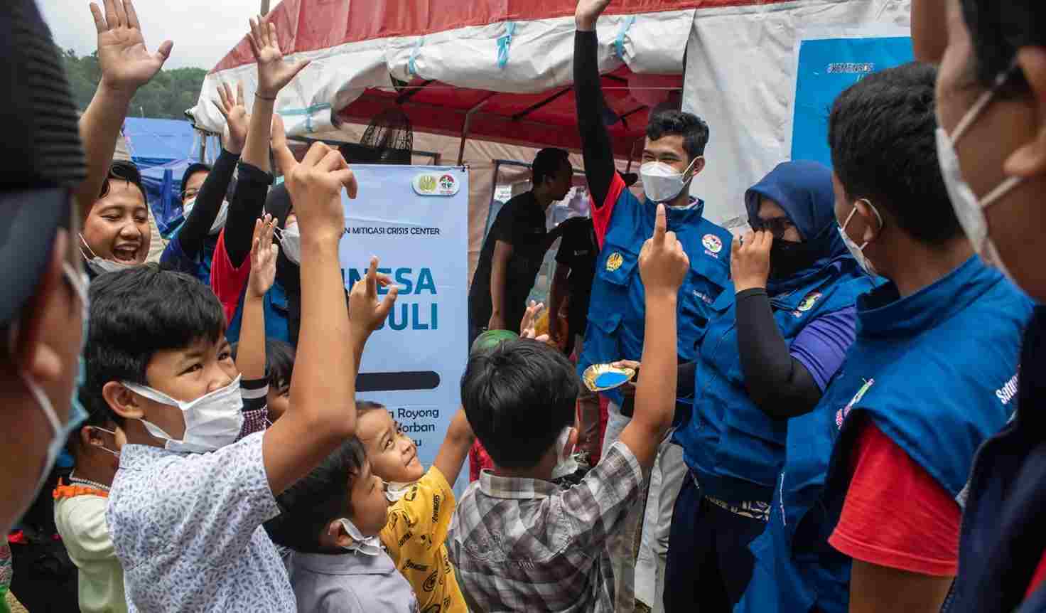 unesa_11zon Unesa Bantu Korban Banjir Sumatera, Beri Pendampingan Psikologis hingga Beasiswa