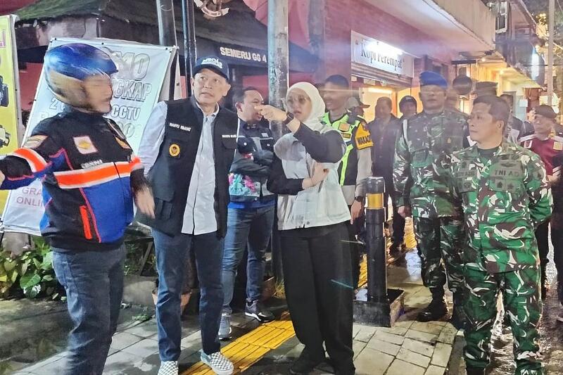 Dandim 0833 bersama Forkopimda Kota Malang pantau keramaian jelang malam Tahun Baru. (ist) Dandim 0833 Bersama Forkopimda Kota Malang Pantau Keramaian Jelang Malam Tahun Baru