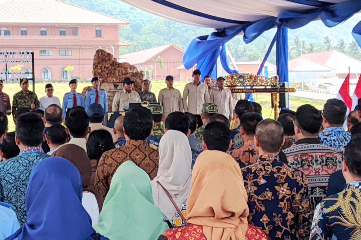 Pidato Presiden RI, Prabowo Subianto saat peresmian SMA Taruna Nusantara, di Desa Gampingan, Kecamatan Pagak, Kabupaten Malang. (wul) Lahirkan Penerus Bangsa Unggul, Prabowo Rencanakan Bangun SMA Taruna Nusantara di Beberapa Provinsi