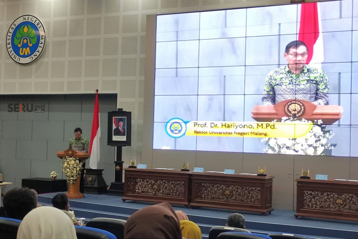 Awali Tahun, UM Tandatangani Perjanjian Kinerja 2026 dan Apresiasi AKU 2025 1 Rektor UM, Prof Dr Hariyono MPd menyampaikan sambutan dan apresiasi. (rhd)