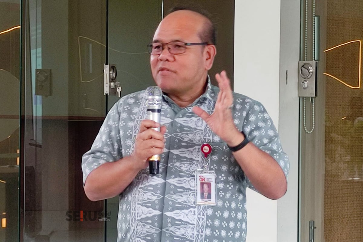 Kepala OJK Malang, Farid Faletehan menjelaskan, industri dan sektor jasa keuangan tumbuh positif. (rhd) OJK Malang Sebut Industri dan Sektor Jasa Keuangan Tumbuh Positif Hingga Desember 2025