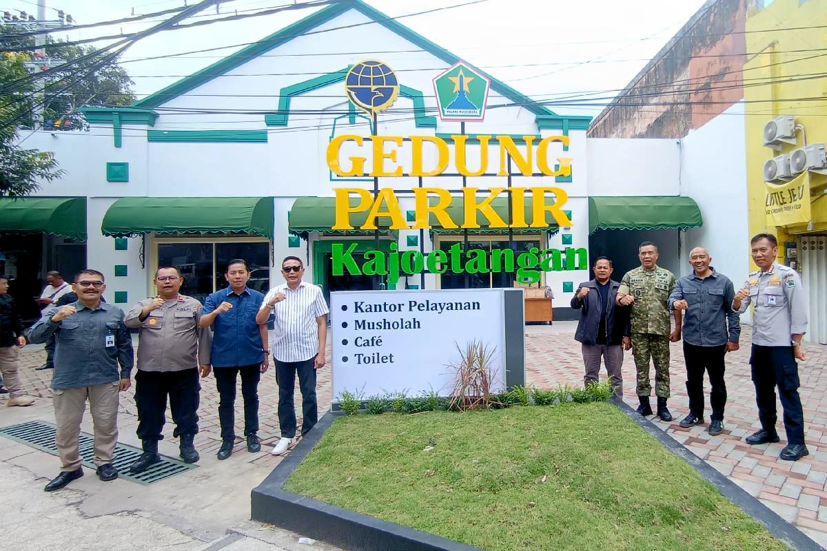 Kasdim 0833 Dampingi Wali Kota Malang Resmikan Gedung Parkir Kayutangan
