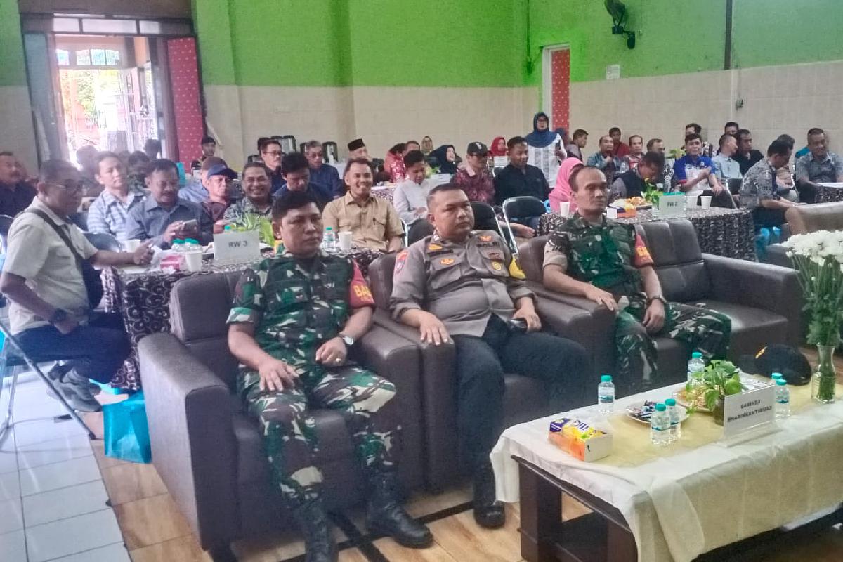 Babinsa Kebonsari Hadiri Musrenbang Dukung Pemerataan Pembangunan