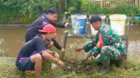 Babinsa Wonokoyo Karya Bakti dan Penanaman Pohon Durian Galakkan Penghijauan Bersama