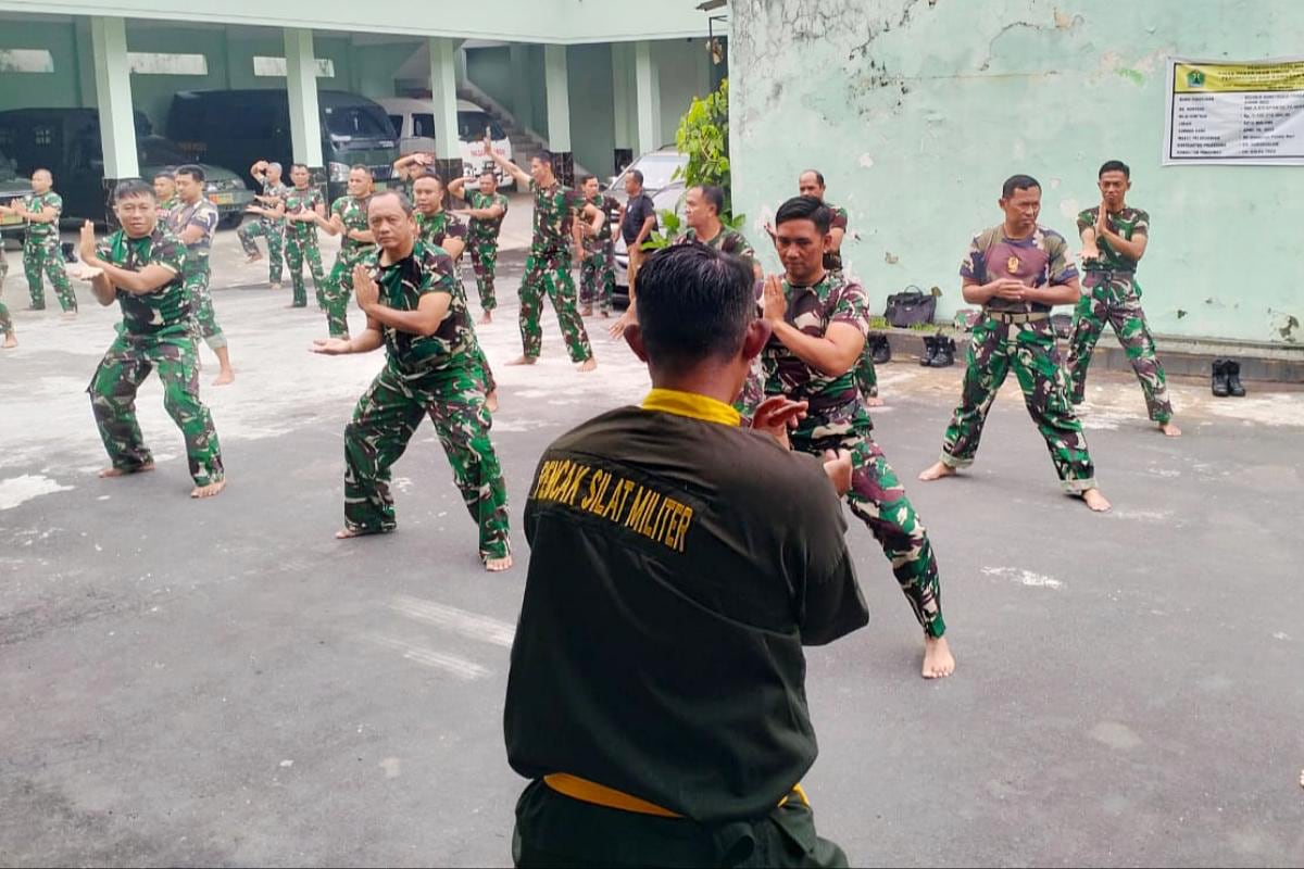 Latihan Pencak Silat Militer Kodim 0833 Perkuat Karakter Prajurit