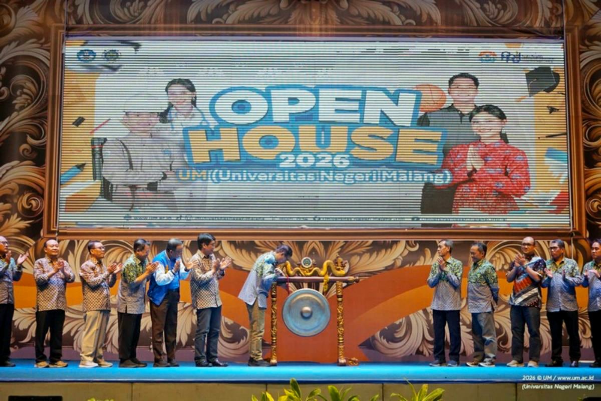Rektor, Wakil Rektor, Dekan dan jajaran pimpinan lainnya menyapa calon mahasiswa dalam Open House UM 2026