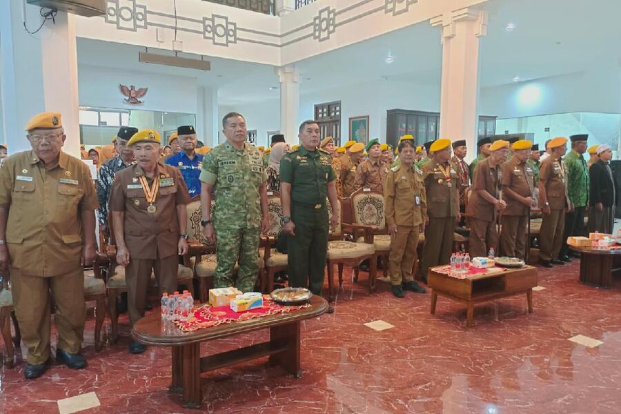 Kasdim 0833Kota Malang hadiri HUT ke-69 LVRI, wujud penghormatan jasa veteran. (ist) Kasdim 0833/Kota Malang Hadiri HUT ke-69 LVRI, Wujud Penghormatan Jasa Veteran