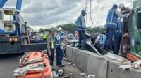 Satu Orang Meninggal Usai Truk Hilang Kendali di Tol Batang–Semarang
