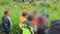 Proses evakuasi korban kecelakaan kereta api di Kecamatan Singosari, Kabupaten Malang. (Doc. Humas Polres Malang_11zon Bocah Enam Tahun di Singosari Tewas Terserempet Kereta Api